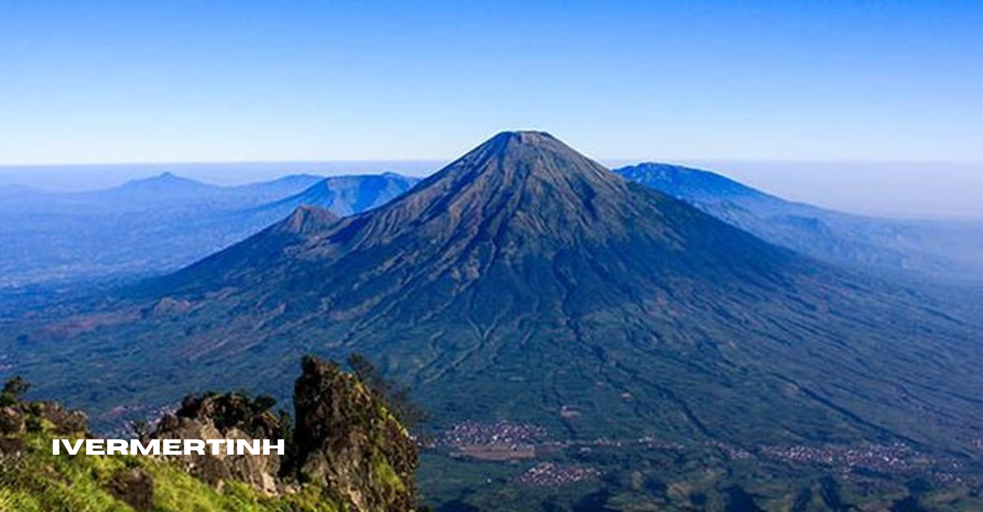 Keindahan Gunung Sindoro Surga di Atas Awan