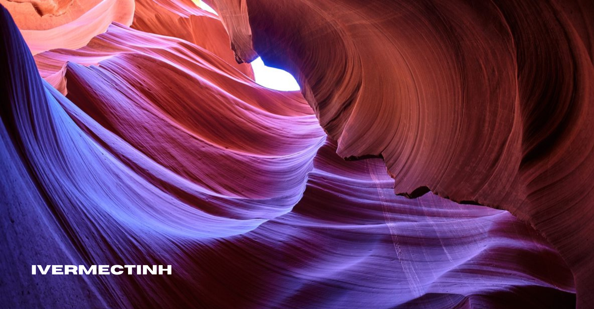 Antelope Canyon: Fenomena Cahaya dan Pencahayaan Alami yang Mempesona